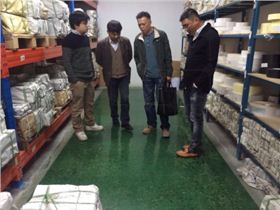 參觀金潤硬化染色地坪車間水泥地面硬化劑 參觀金潤硬化染色地坪車間水泥地面硬化劑