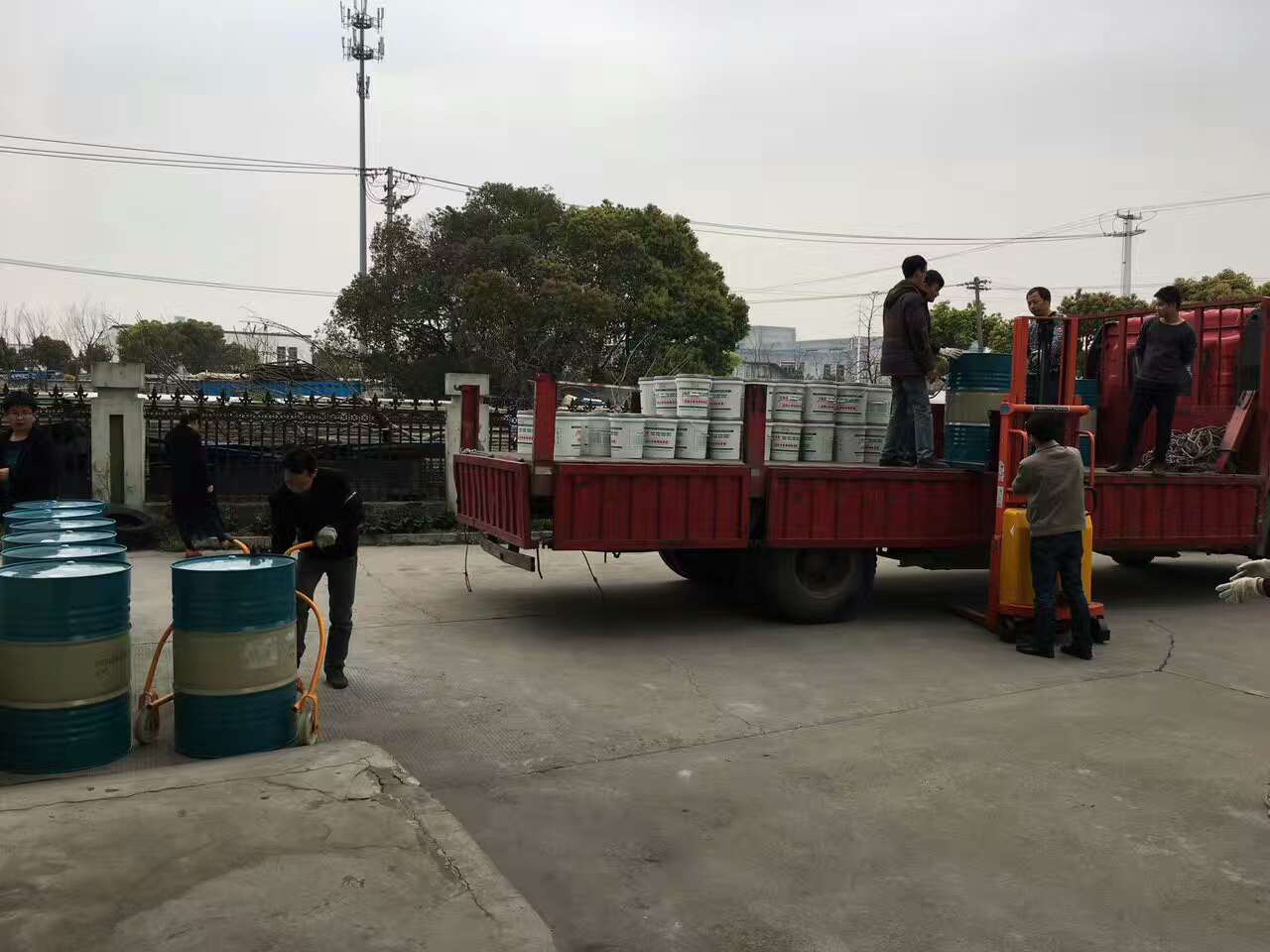水泥地面硬化劑發貨圖片